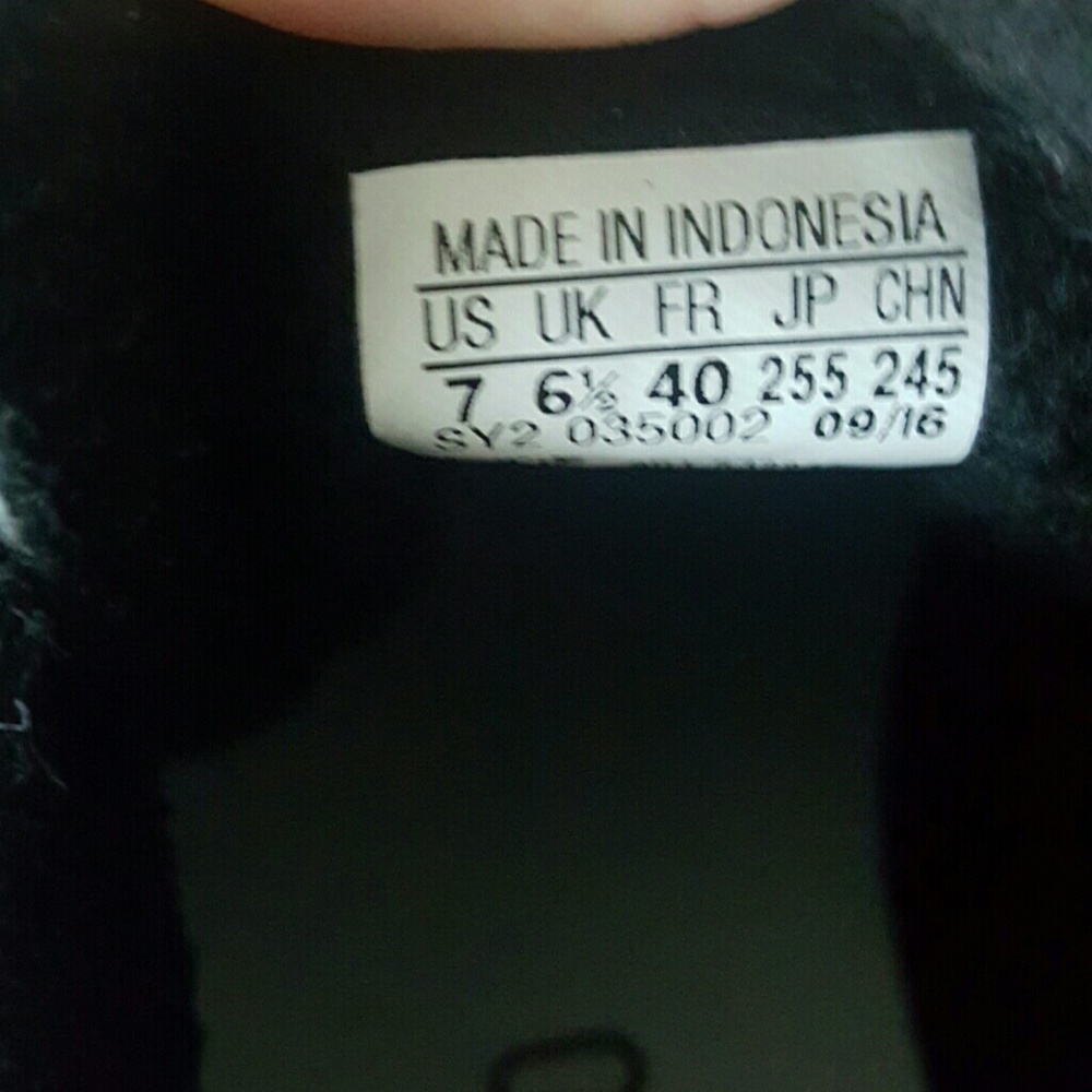 Adidas - Picture 3 of 4